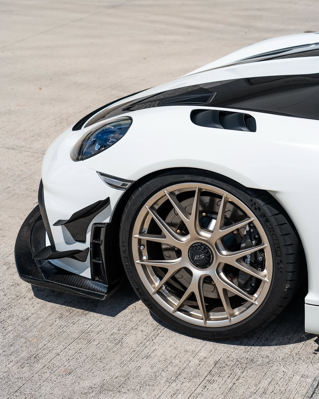 Dundon | 718 GT4RS DUAL CARBON FIBER DIVE PLANES